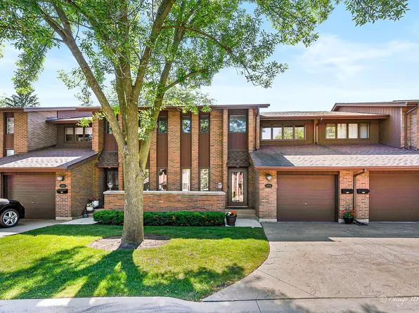 1204 Beau Dr, Park Ridge, IL 60068
