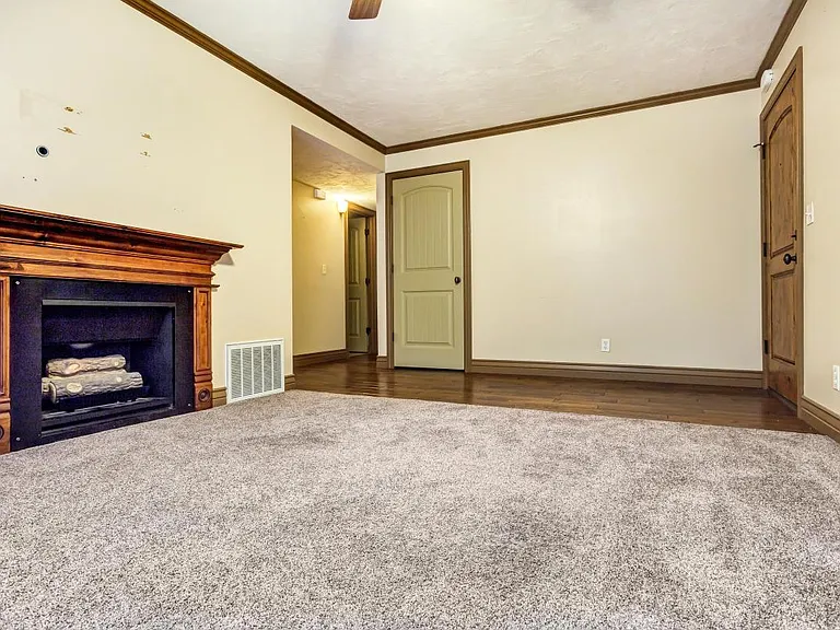 438 N Center St #305 — Photo 8