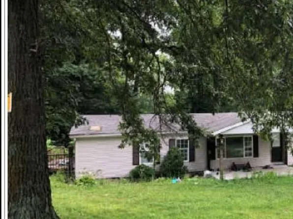 9829 N Stuthard St, Terre Haute, IN 47805