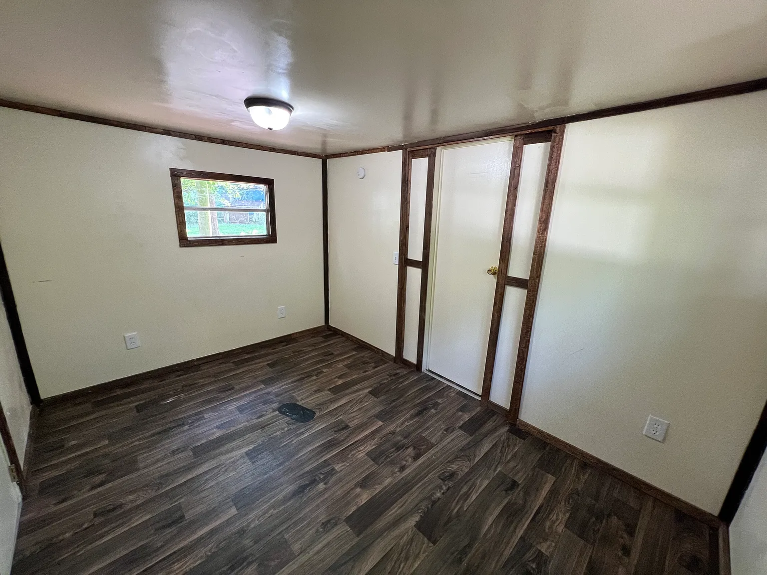 2 bed, 1.5 bath, 800 sqft, $745 — Photo 3