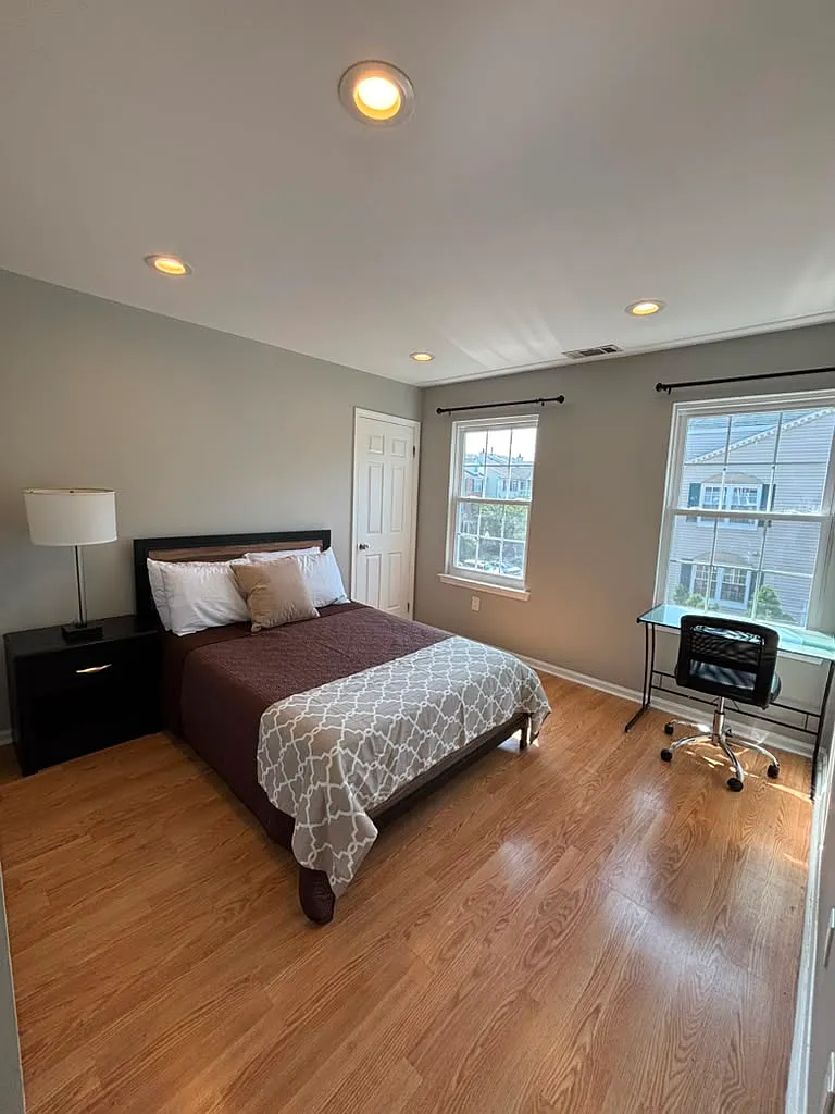4 Rutgers Drive (P2 | T1 Premier) - 4 -Standard Hallway — Photo 1