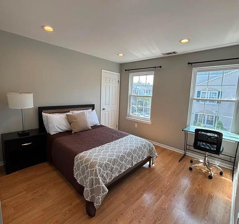 4 Rutgers Dr #2