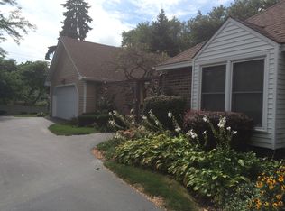 1030 Dartmouth Dr, Wheaton, IL 60189