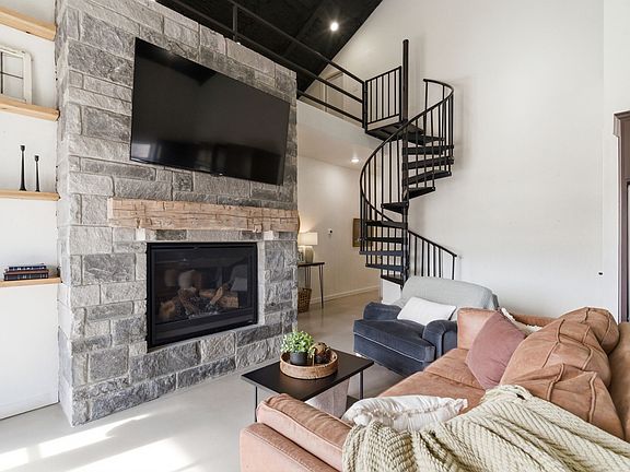 5th image of 504 Hackamore Ct