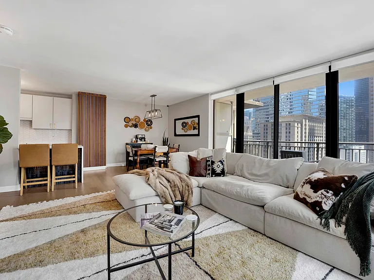 630 N State St #2208 — Photo 7