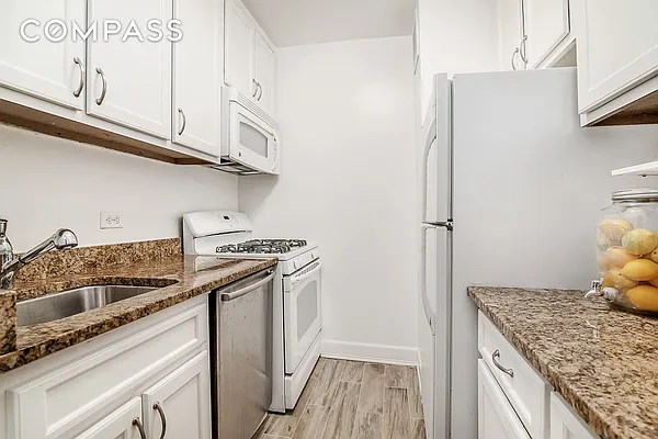 Sold by Compass | media 4