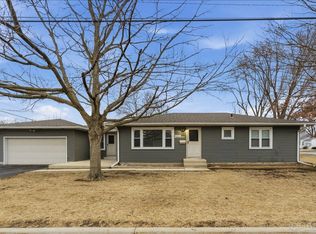208 W State St, North Aurora, IL 60542