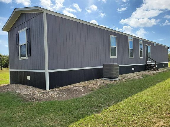 5th image of 1689 Bayview Dr