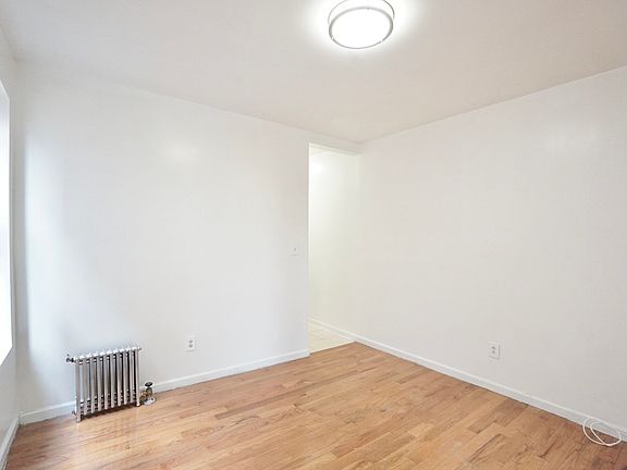 4th image of 28 Saint Nicholas Pl APT 4C