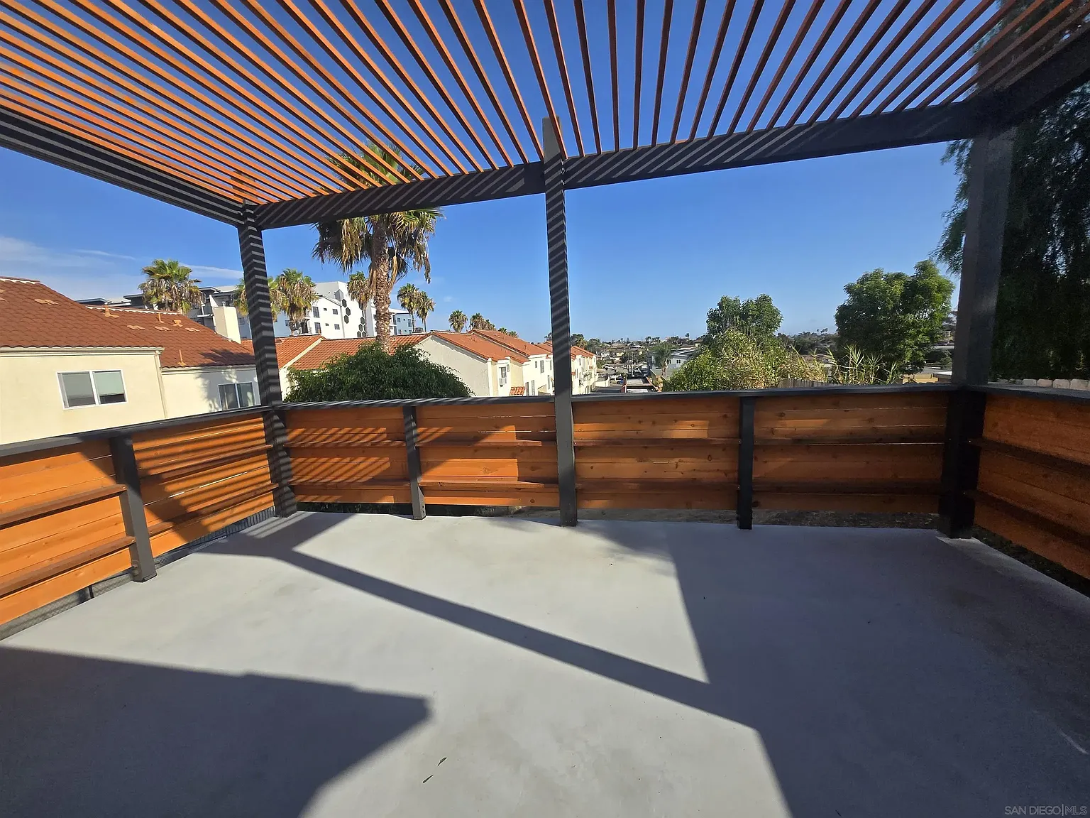 2 bed, 1.0 bath, 750 sqft, $5,275 — Photo 3