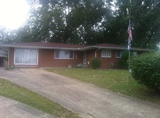 800 McIntosh Ave, Ravenswood, WV 26164