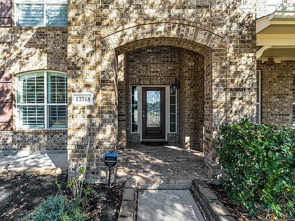 4th image of 17718 Emerald Garden Ln