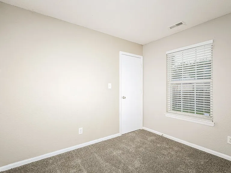 4009 Dogwood Ln — Photo 13