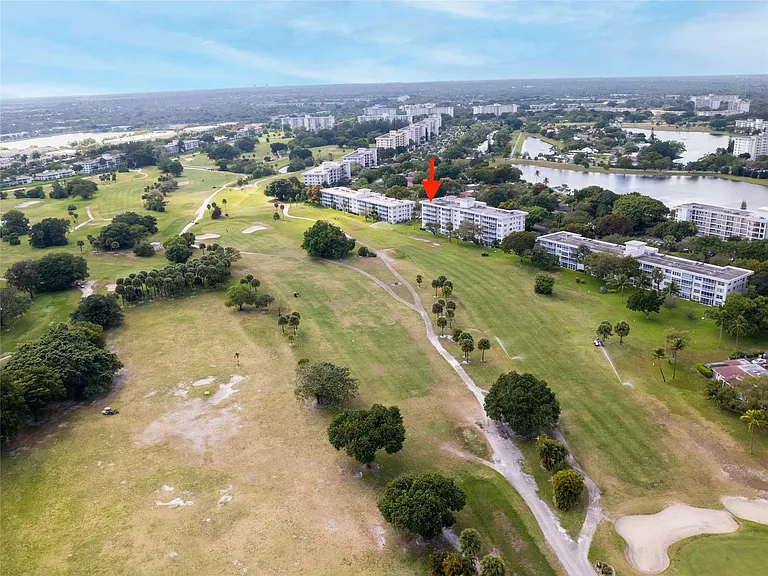 2850 N Palm Aire Dr #601 — Photo 40