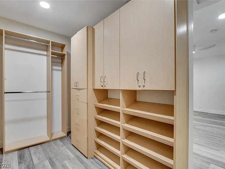 2999 Bel Air Dr — Photo 28