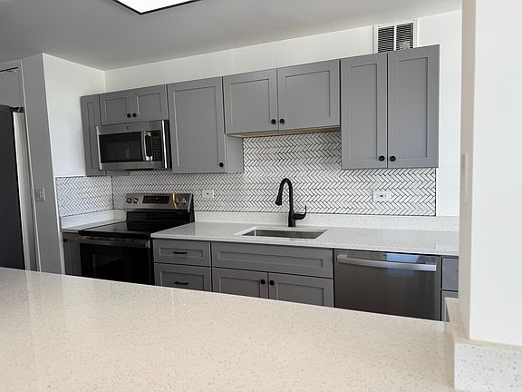 Kitchen breakfast area