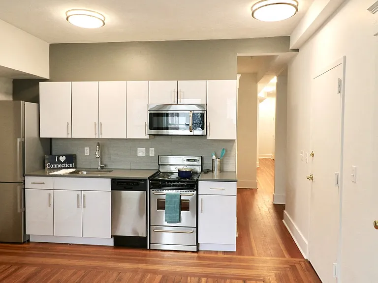 Renovated Kitchens in All Floorplans!