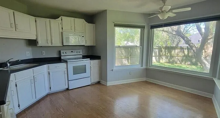 540 Timbercrest Ln — Photo 4