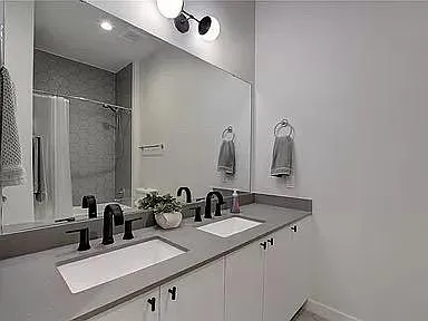 800 Embassy Dr #209 — Photo 6