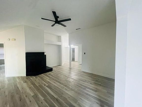3rd image of 631 Duncan Dr