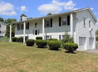 15 Nantucket Dr, Fishkill, NY 12524