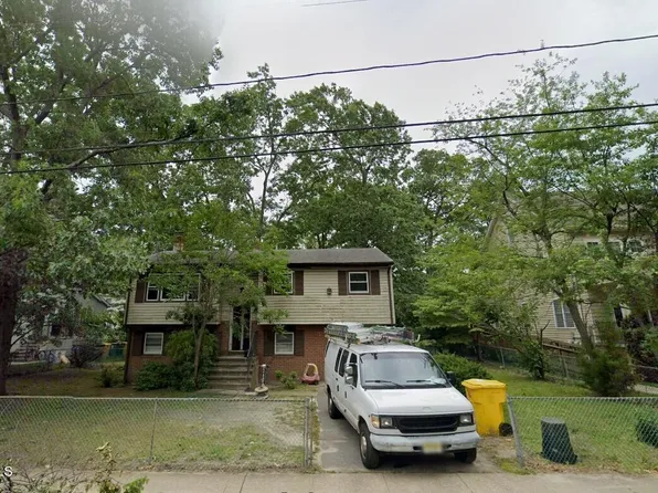 32 13th Street E, Lakewood, NJ 08701