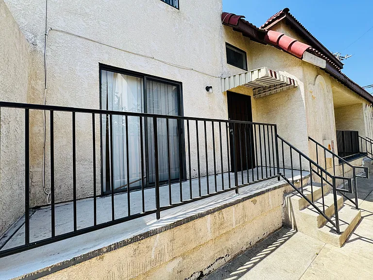 327 La France Ave #E — Photo 27