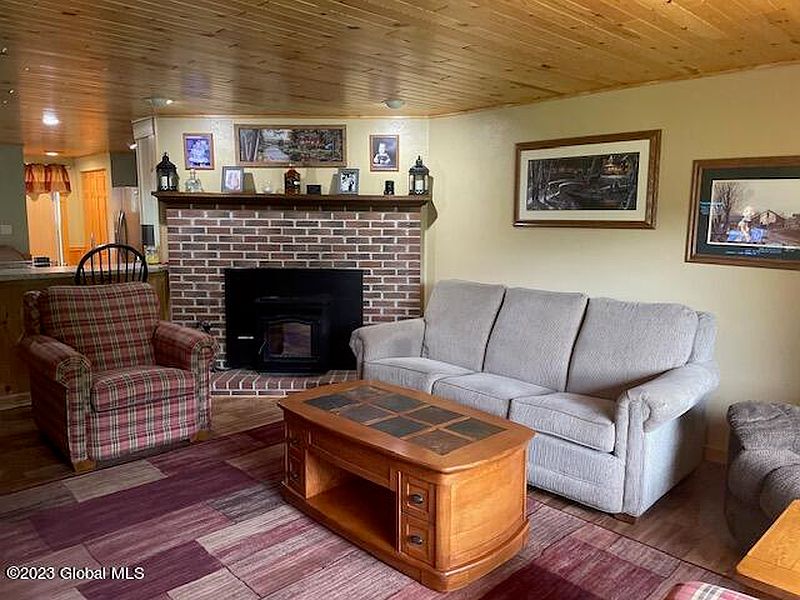 4th image of 15B Evergreen Road #15B