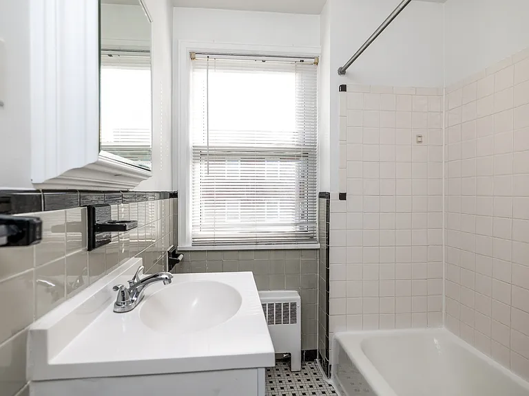4200 Grand Ave — Photo 29