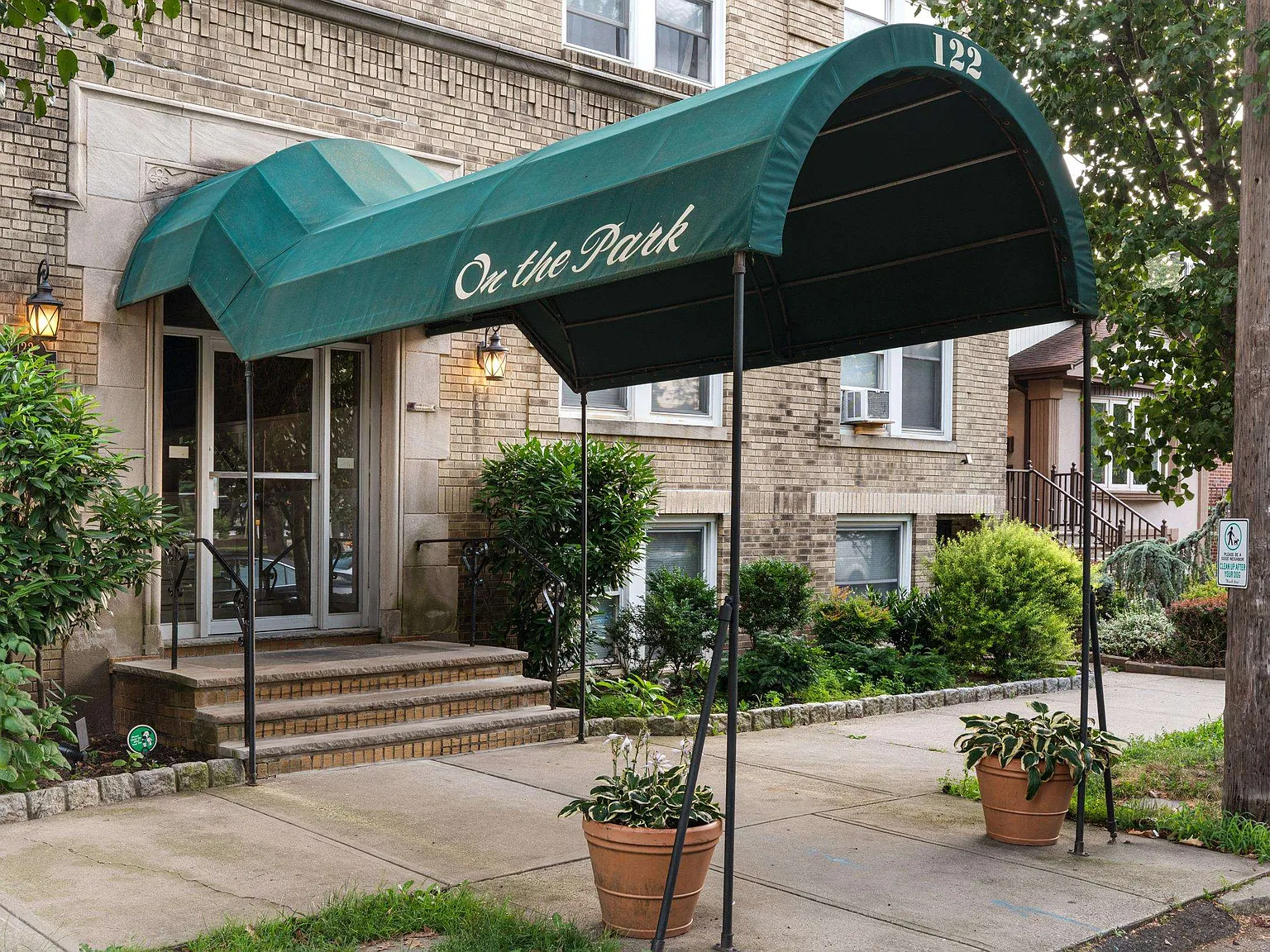 1 bed, 1.0 bath, $1,850 — Photo 1
