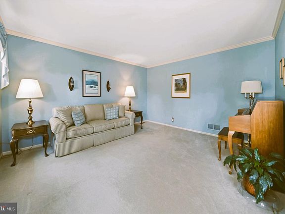 5th image of 150 Hamilton Rd