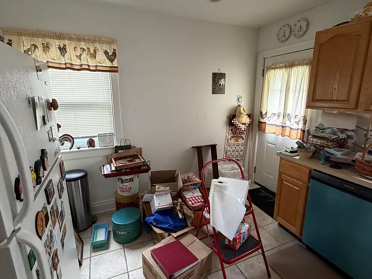 911-913 Thomas Rd — Photo 11
