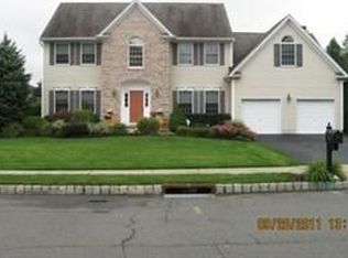 35 Oak Ln, Wayne, NJ 07470