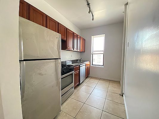 1st image of 73 Saint Pauls Pl #D9