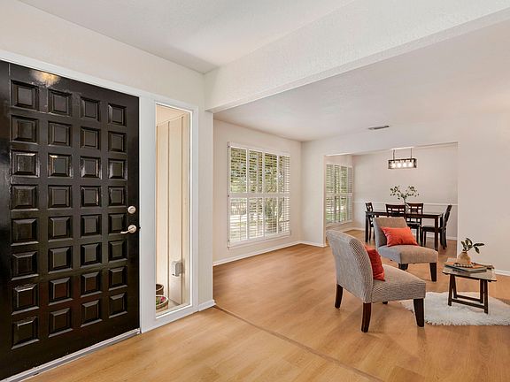 3rd image of 9347 Teakwood Ln