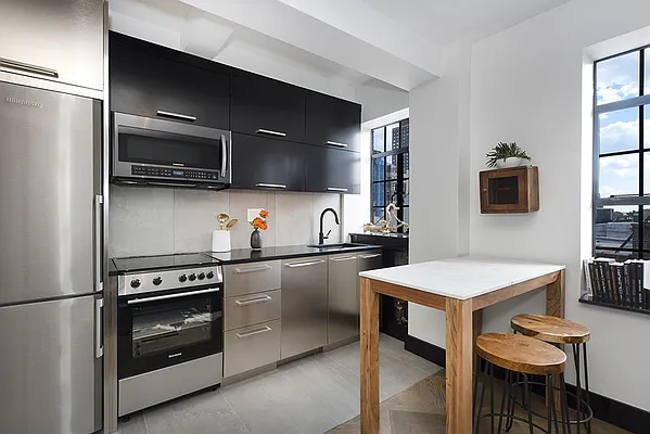 Rented by Bold New York | media 17