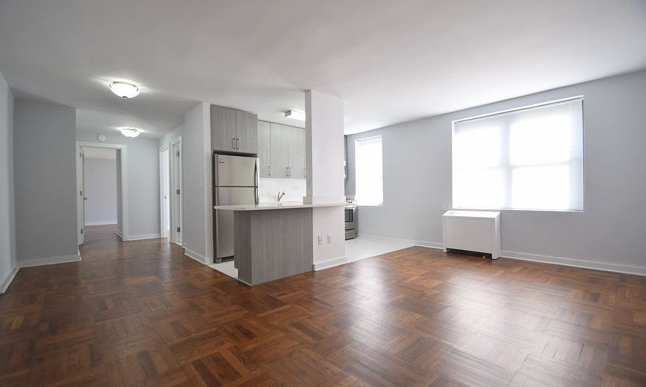 Harbor House - Living Room - H39-01B