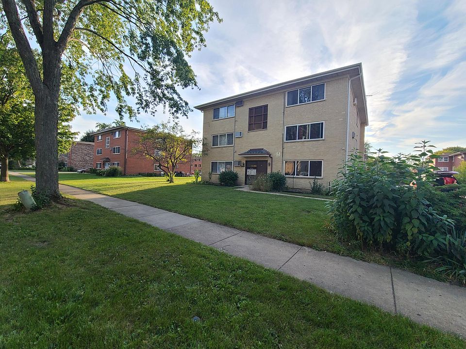 2nd image of 294 8th St APT 2B