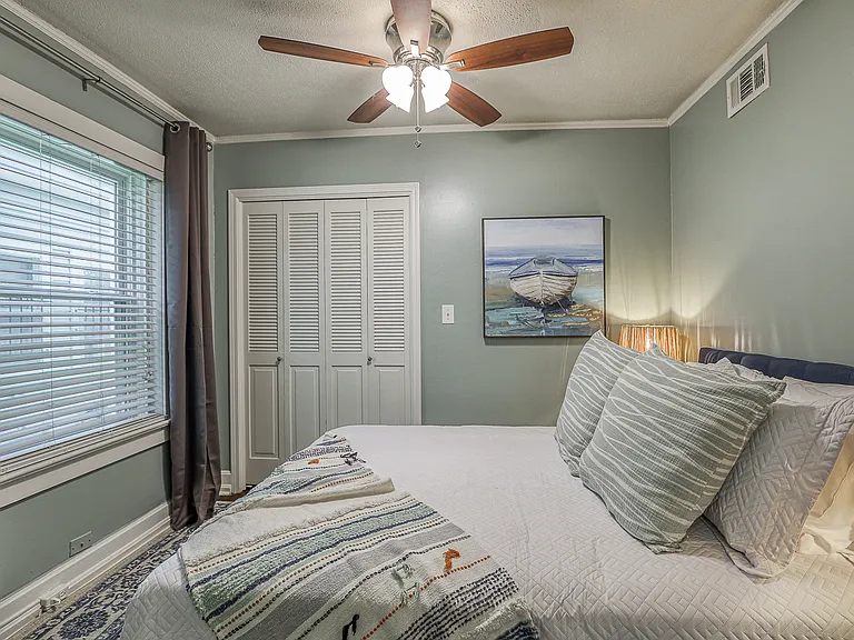 3400 & 3402 Gillham Rd — Photo 19