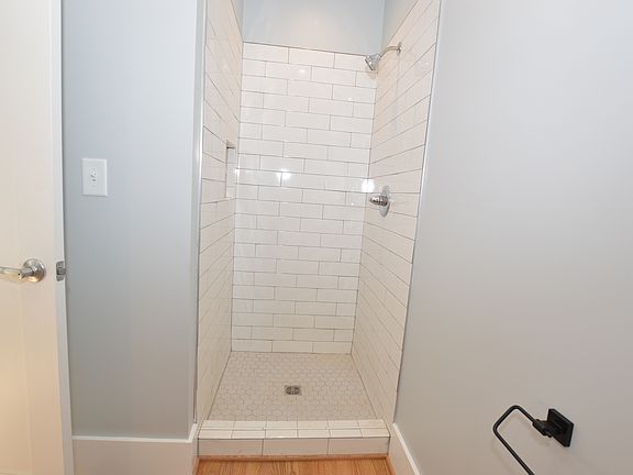 5th image of 1071 Middle St #2