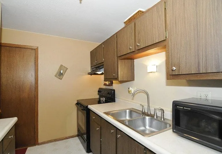 1453 S Carriage Ln — Photo 7