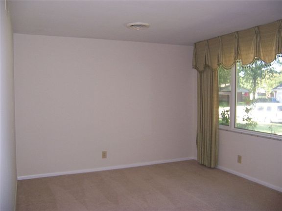 5th image of 8235 Lockwood Ln