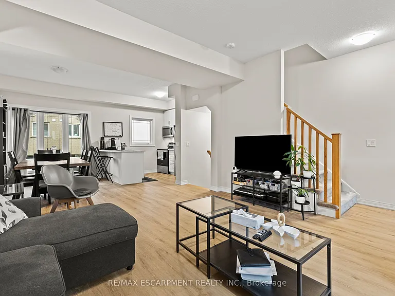 19 Picardy Dr #4 — Photo 16