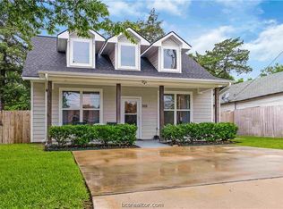 305 Moss St, Bryan, TX 77803