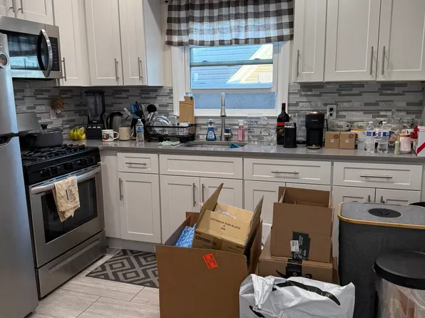 (undisclosed Address), East Rockaway, NY 11518