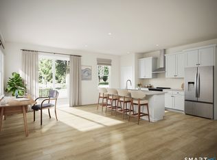 2 Lionel Ln, Stonington, CT 06379