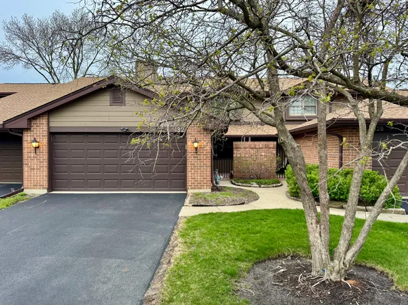 132 White Birch Ln, Westmont, IL 60559