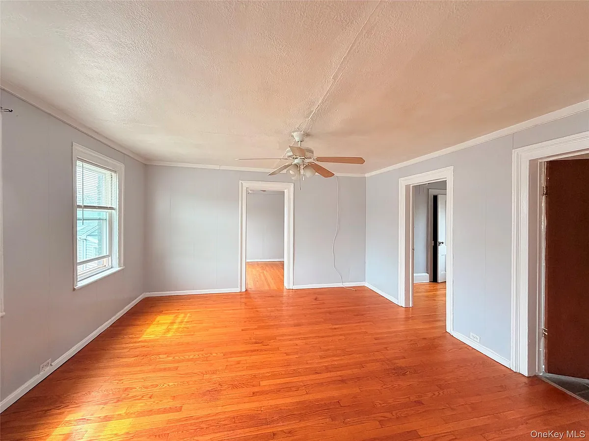 Building Photo - 8 Roberts St #2A