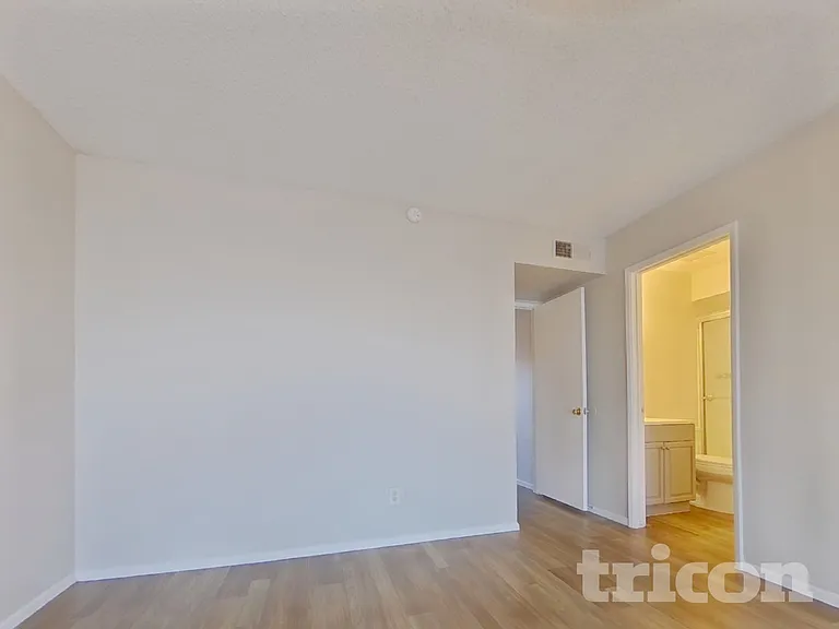 7044 W Taylor St — Photo 9