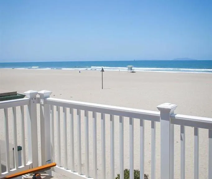 4025 Ocean Dr — Photo 9